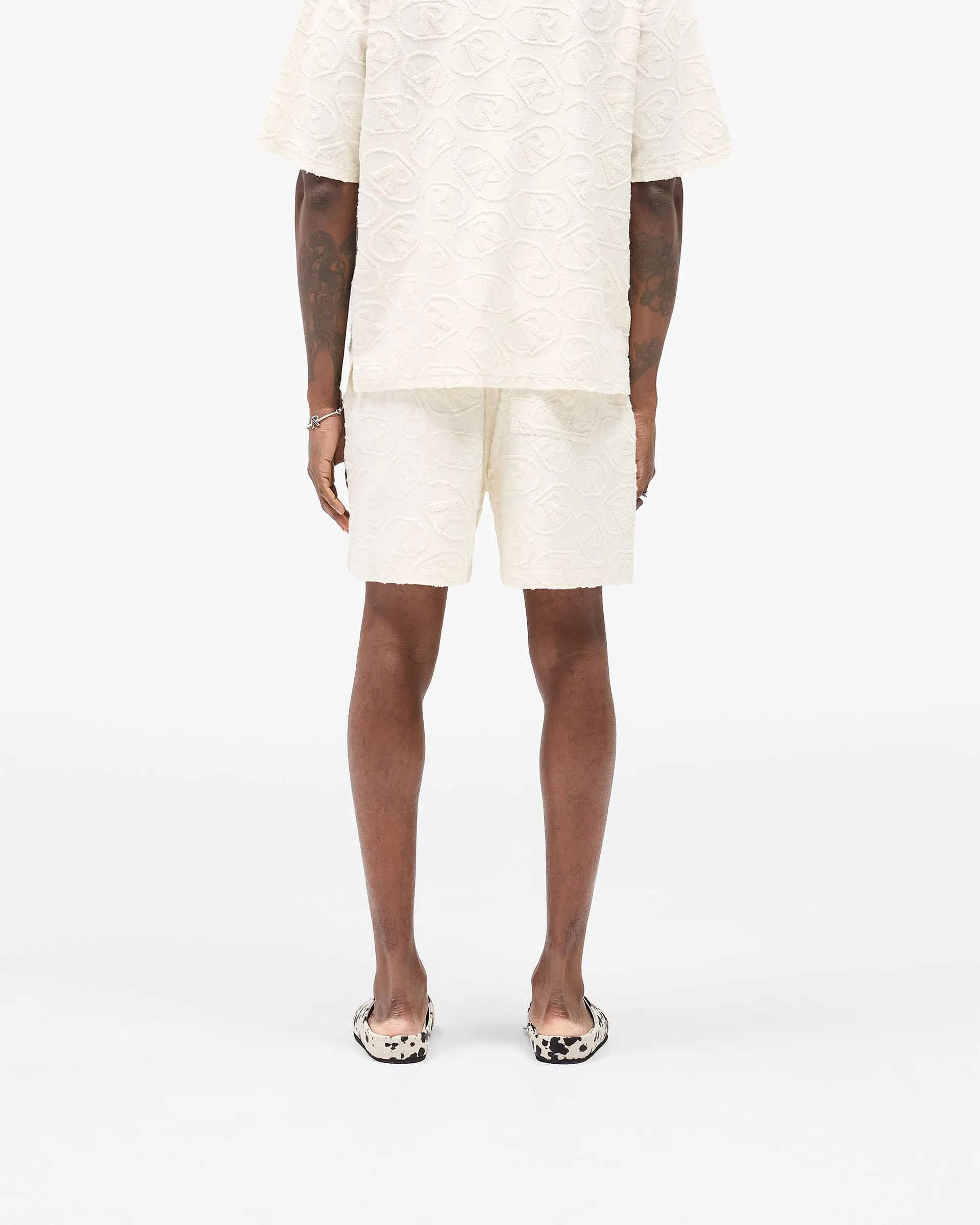All Over Print Towel Short - Aged White Trend Essential