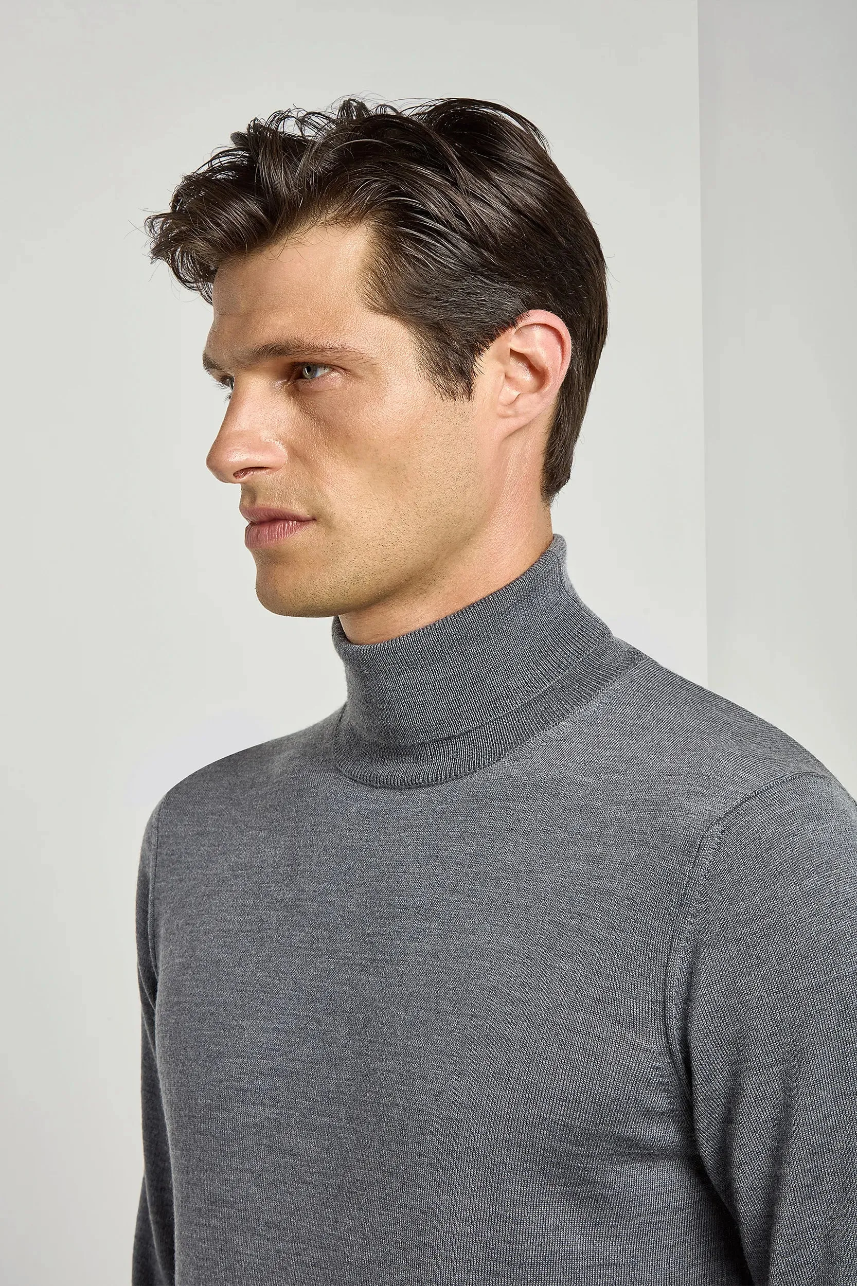 Slim Fit Jeans Anthracite Merino Turtleneck ?C Made in Italy