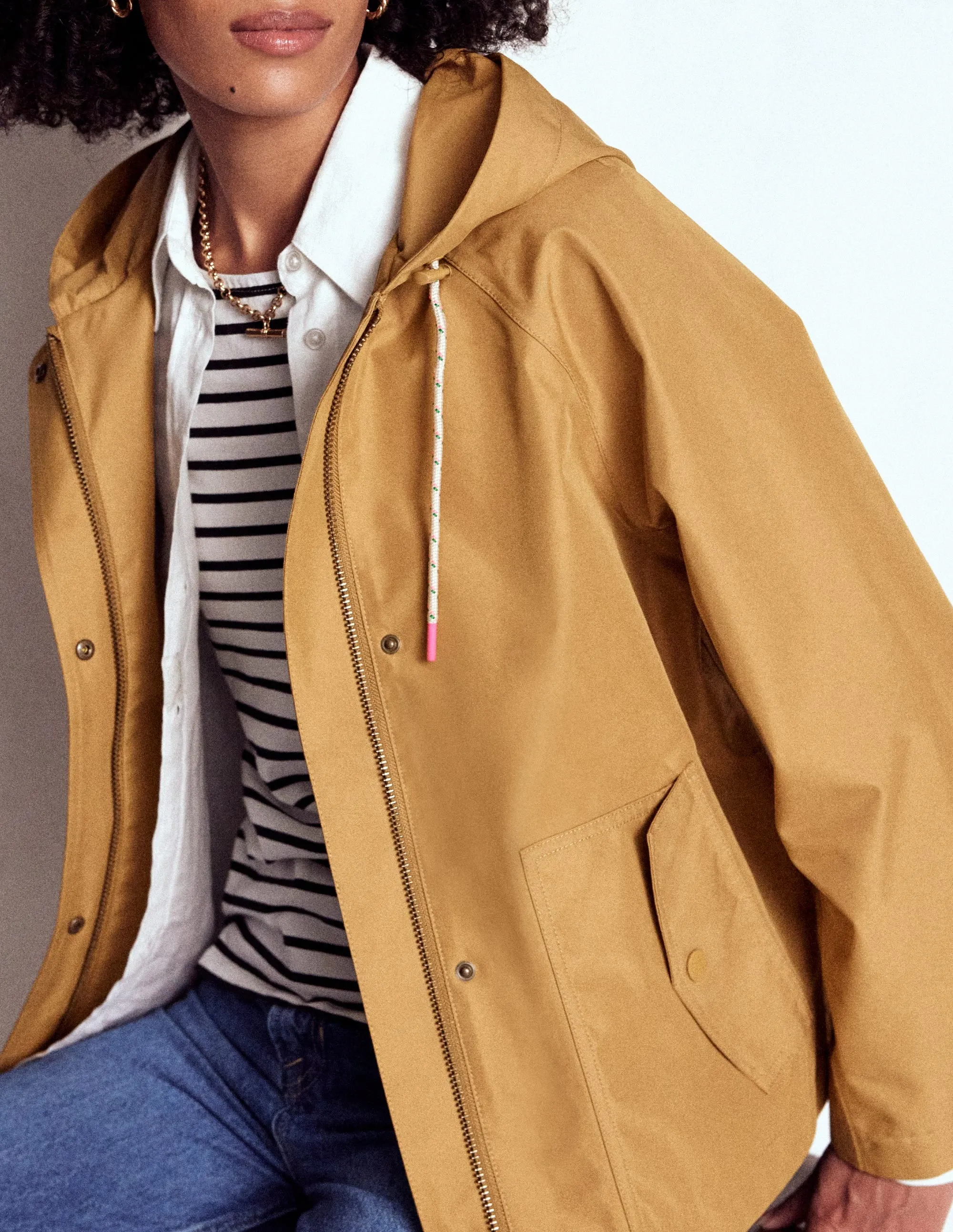 Lightweight Rain Mac-Hazelnut Brown Compression Panels Snag Free Surface