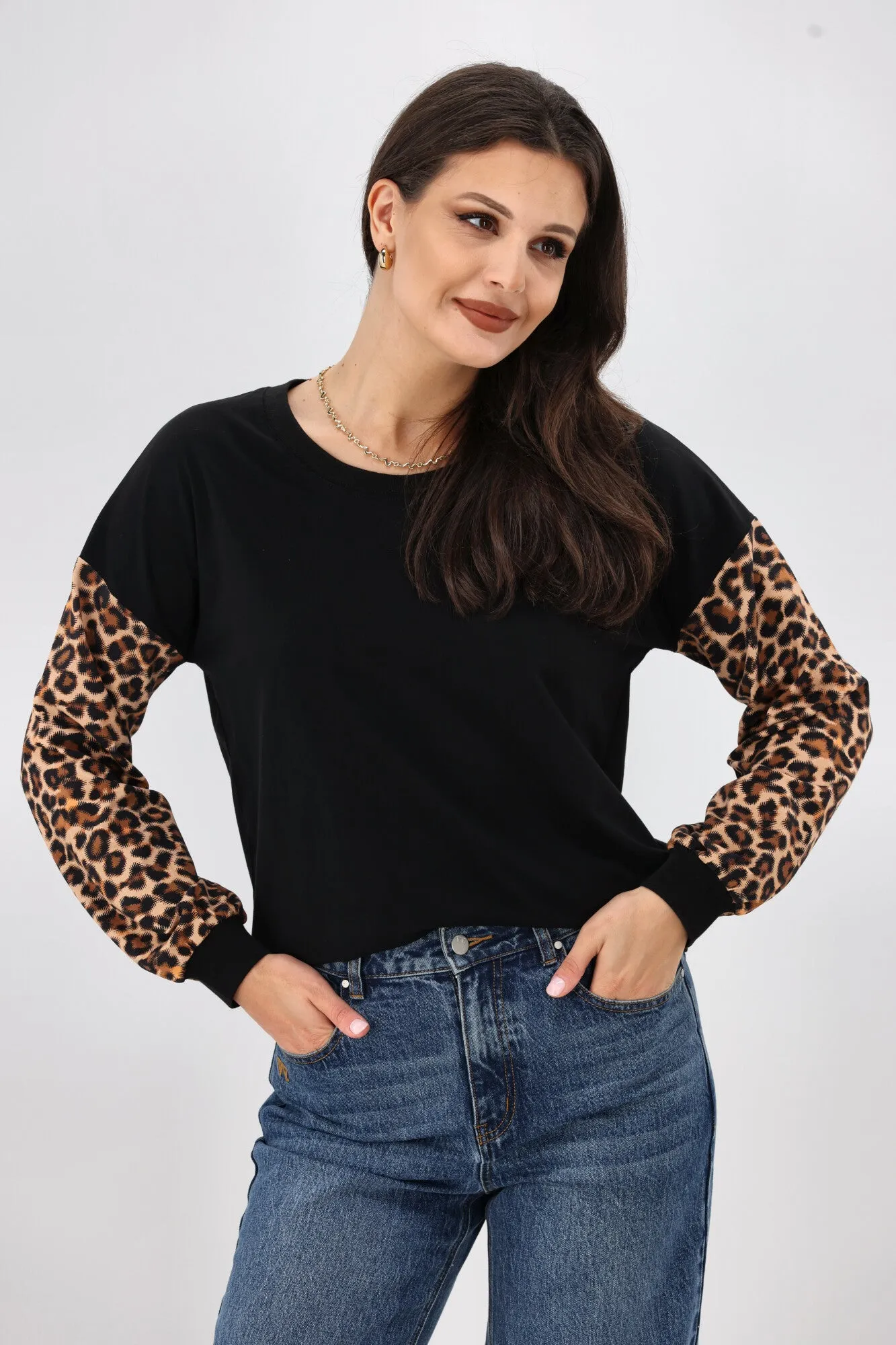 Shine On Label Antigini Crew Neck Top Animal Print WrinkleFree Weave Tailored Seams