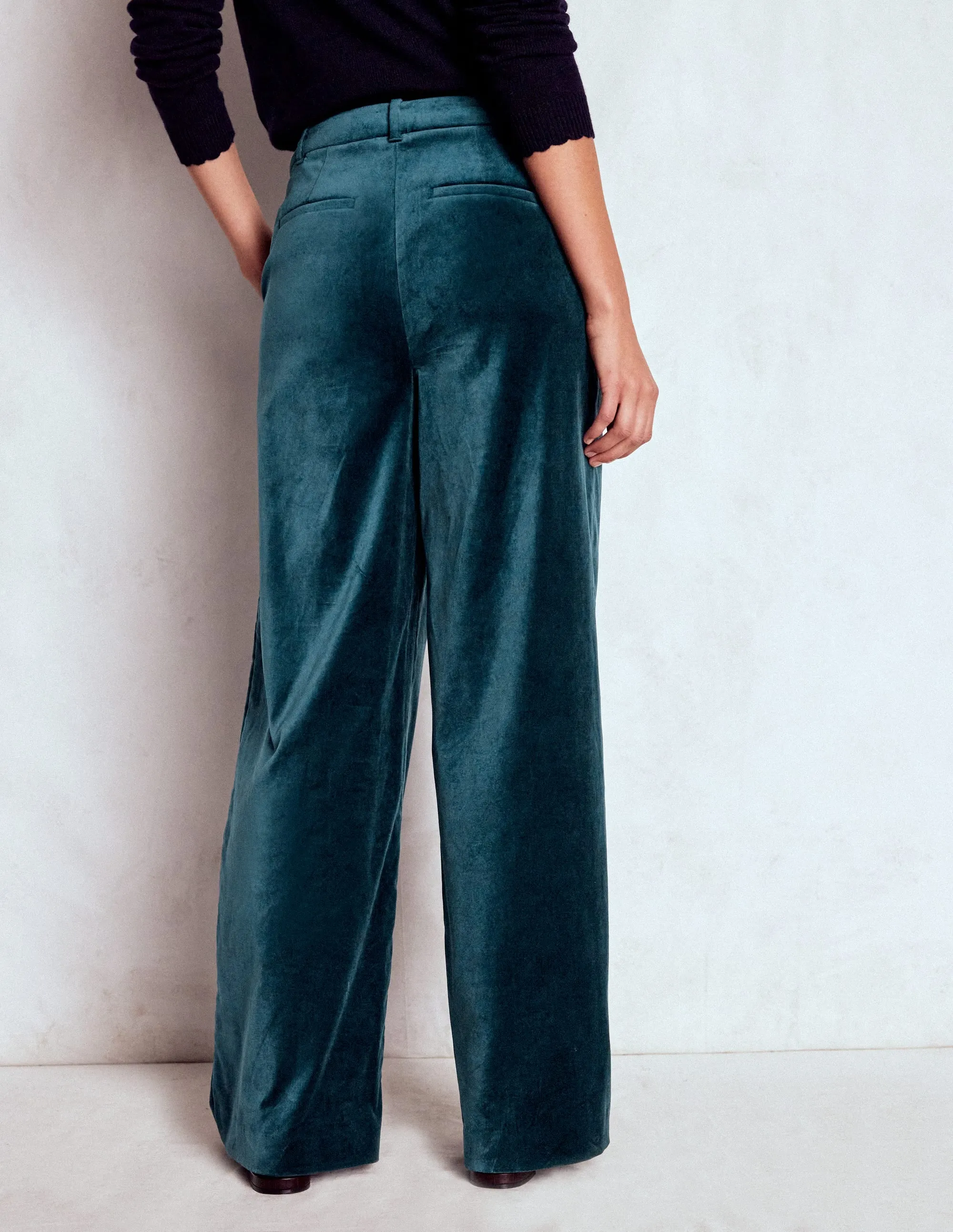 Multi Pocket Configuration SeamlessPocketDesign Belgravia Velvet Trousers-Midnight Teal