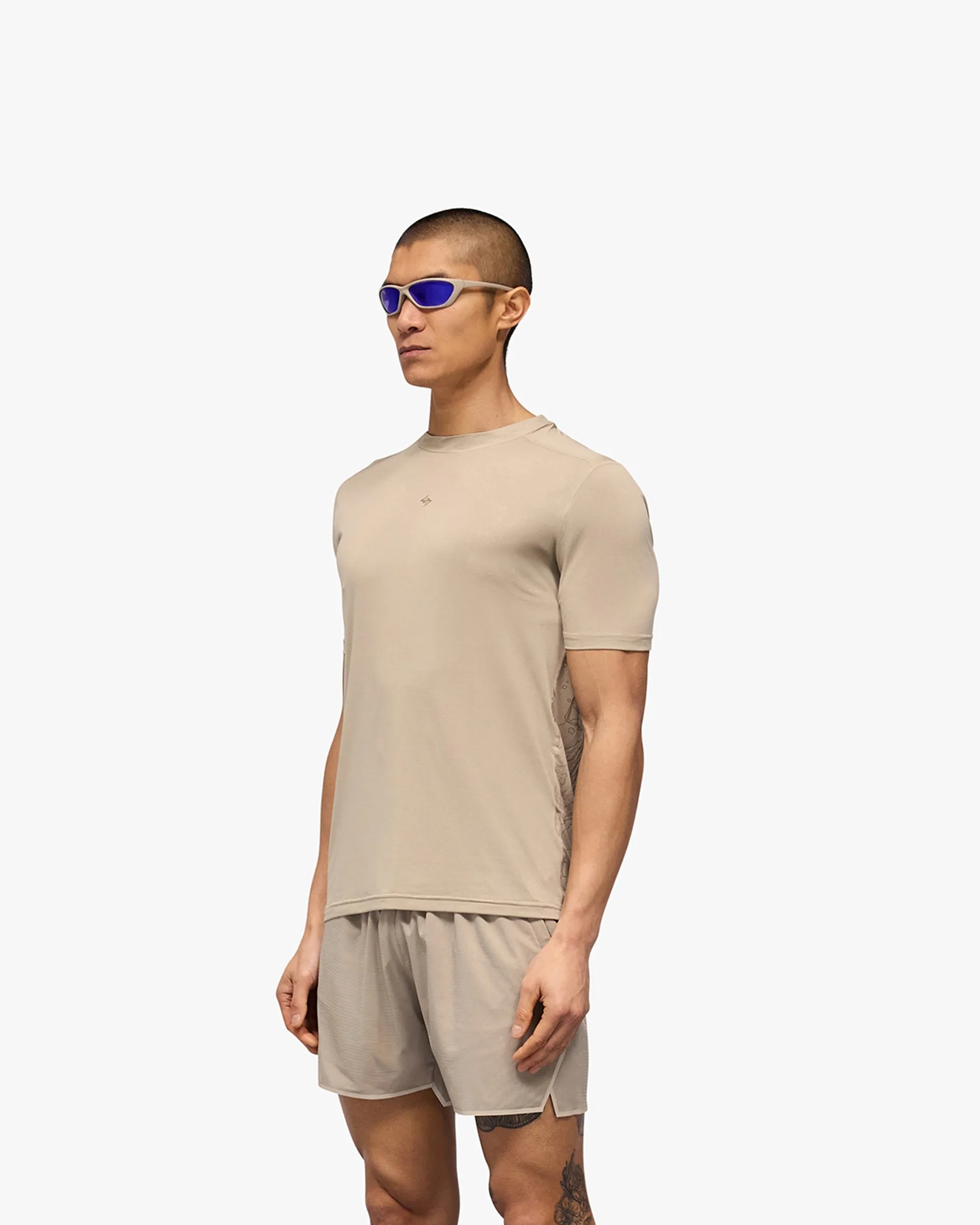 Versatile Wardrobe Piece 247 Contour Run T-Shirt - Pebble