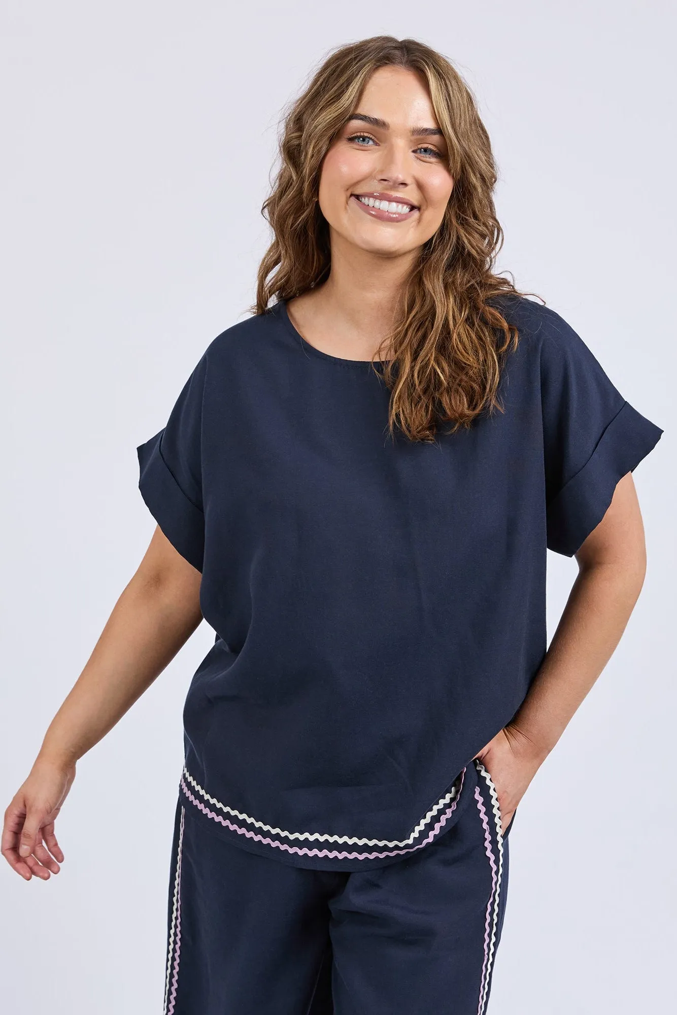 summer look Elm Ric Rac Top Navy