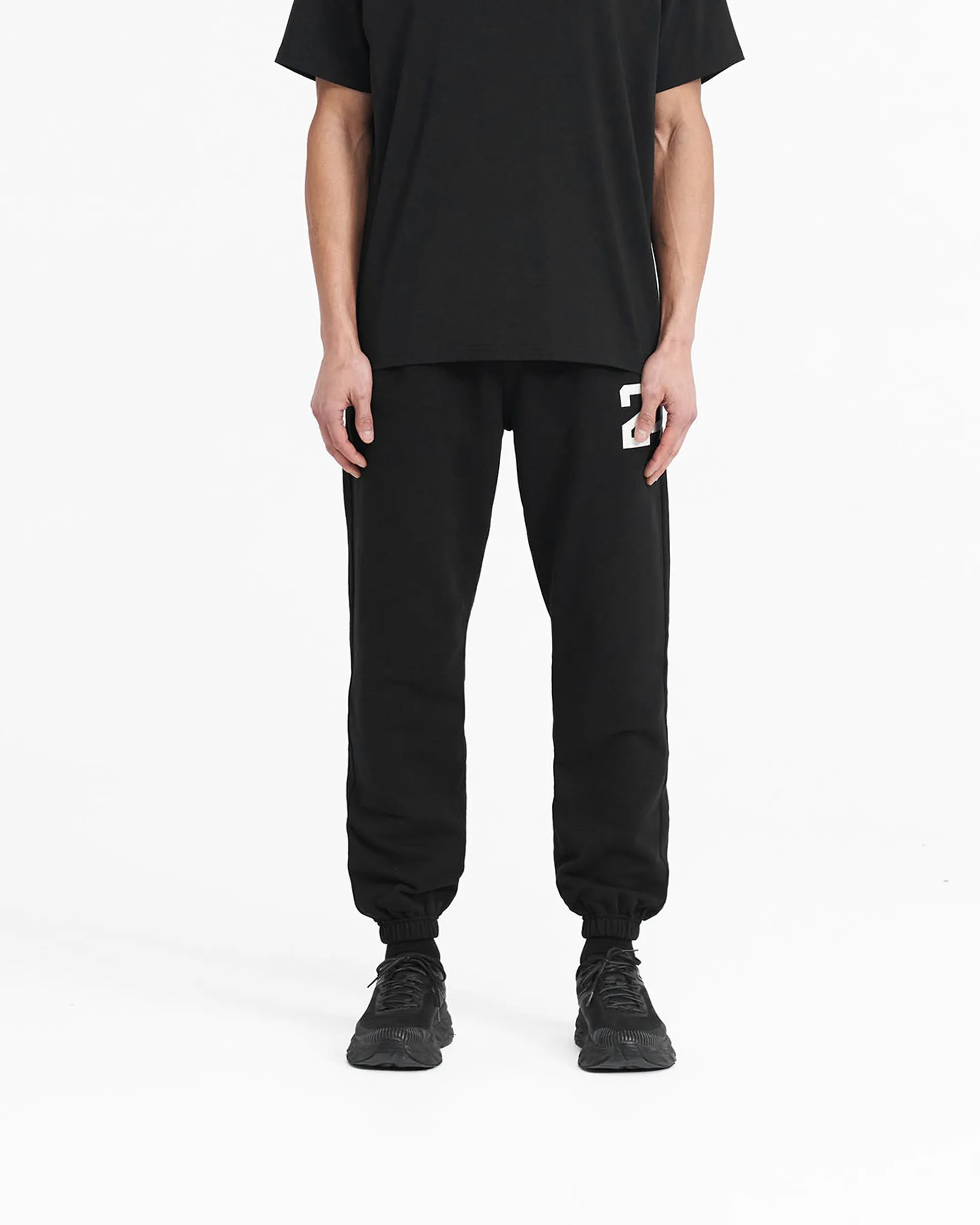 Sporty Layers Slim Shape 247 Sweatpant - Black