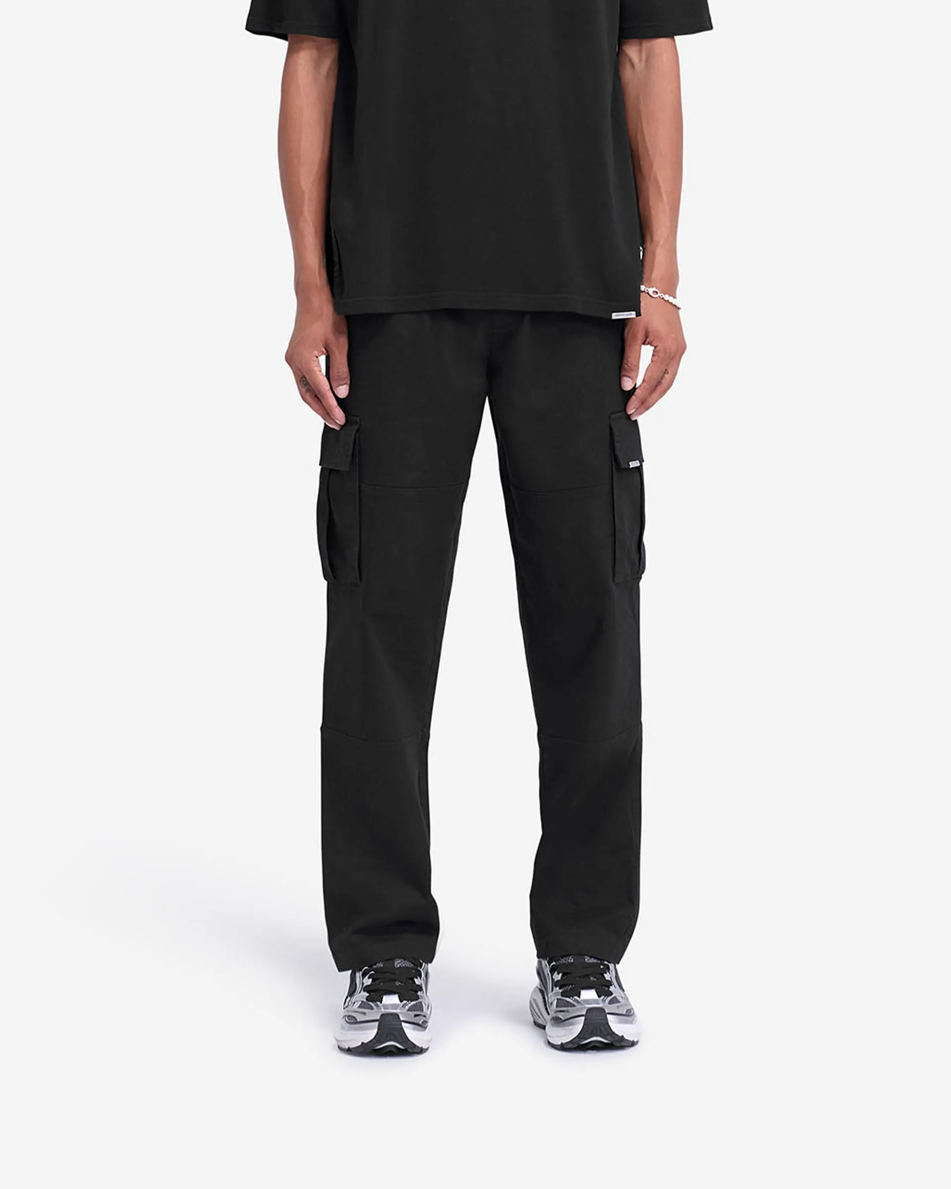 Cargo Pant - Black Minimalist Look