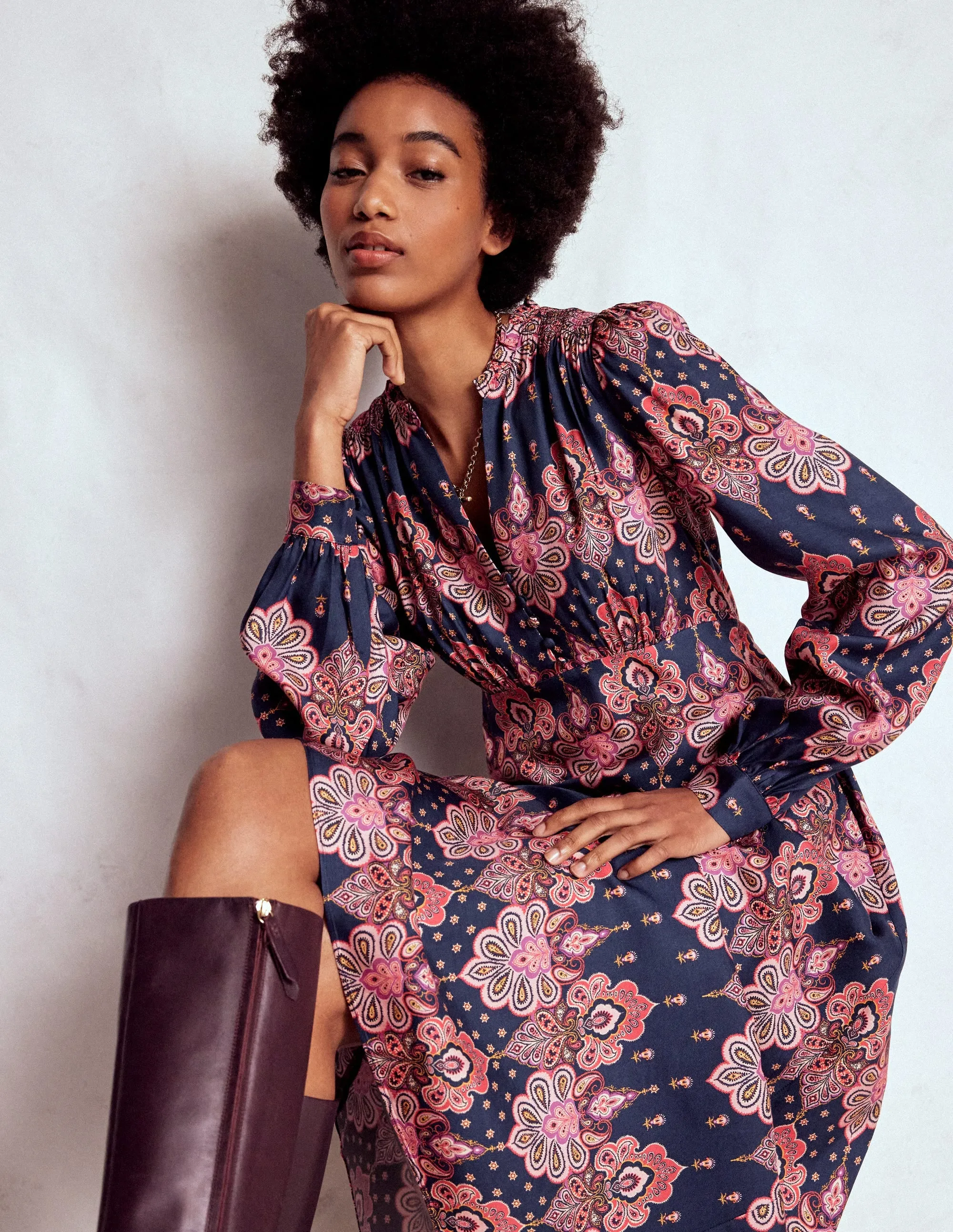 Modern Cut Comfortable Style Cassie Smocked Tea Dress-Navy, Embellished Paisley