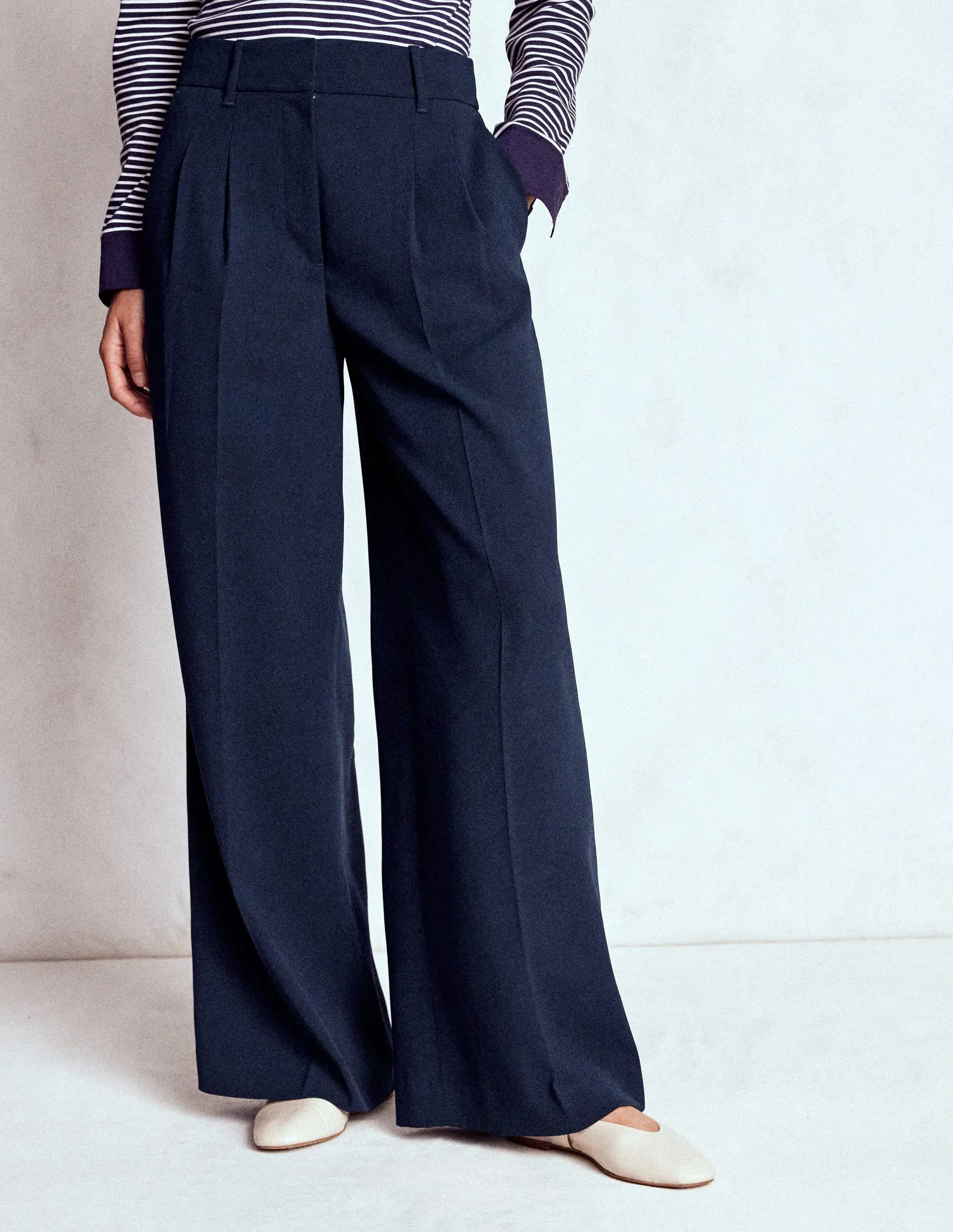 Kensington Tailored Trousers-Navy Slim Look