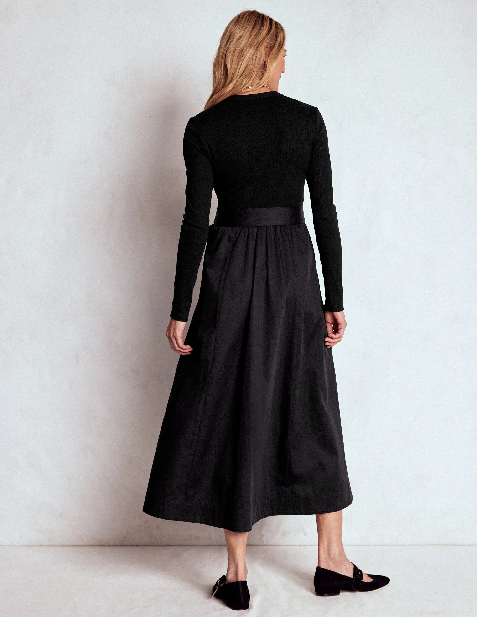 Button Detail Mix Dress-Black Timeless fitted silhouette Soft Mesh