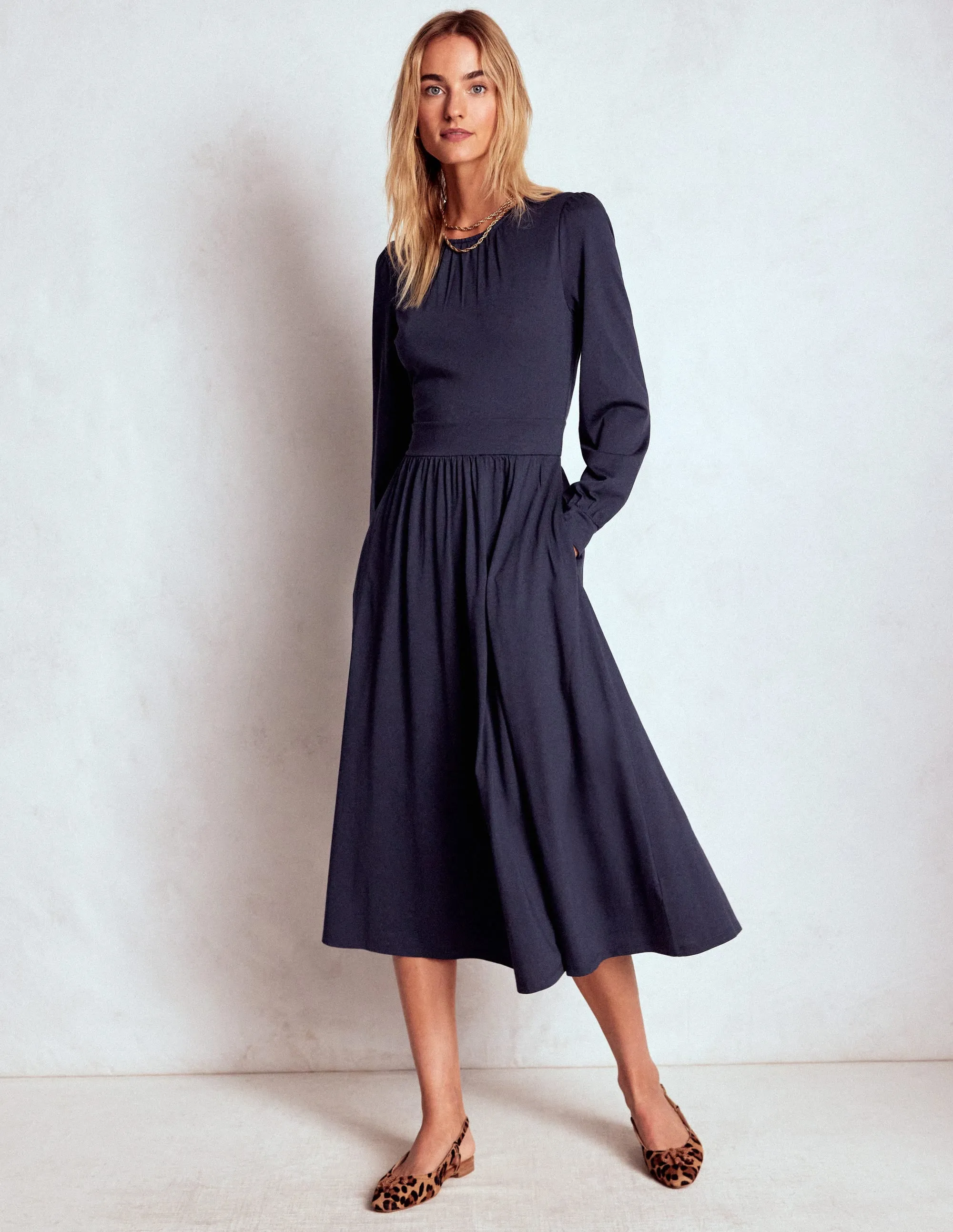 Easy Movement Alexandra Jersey Midi Dress-Navy