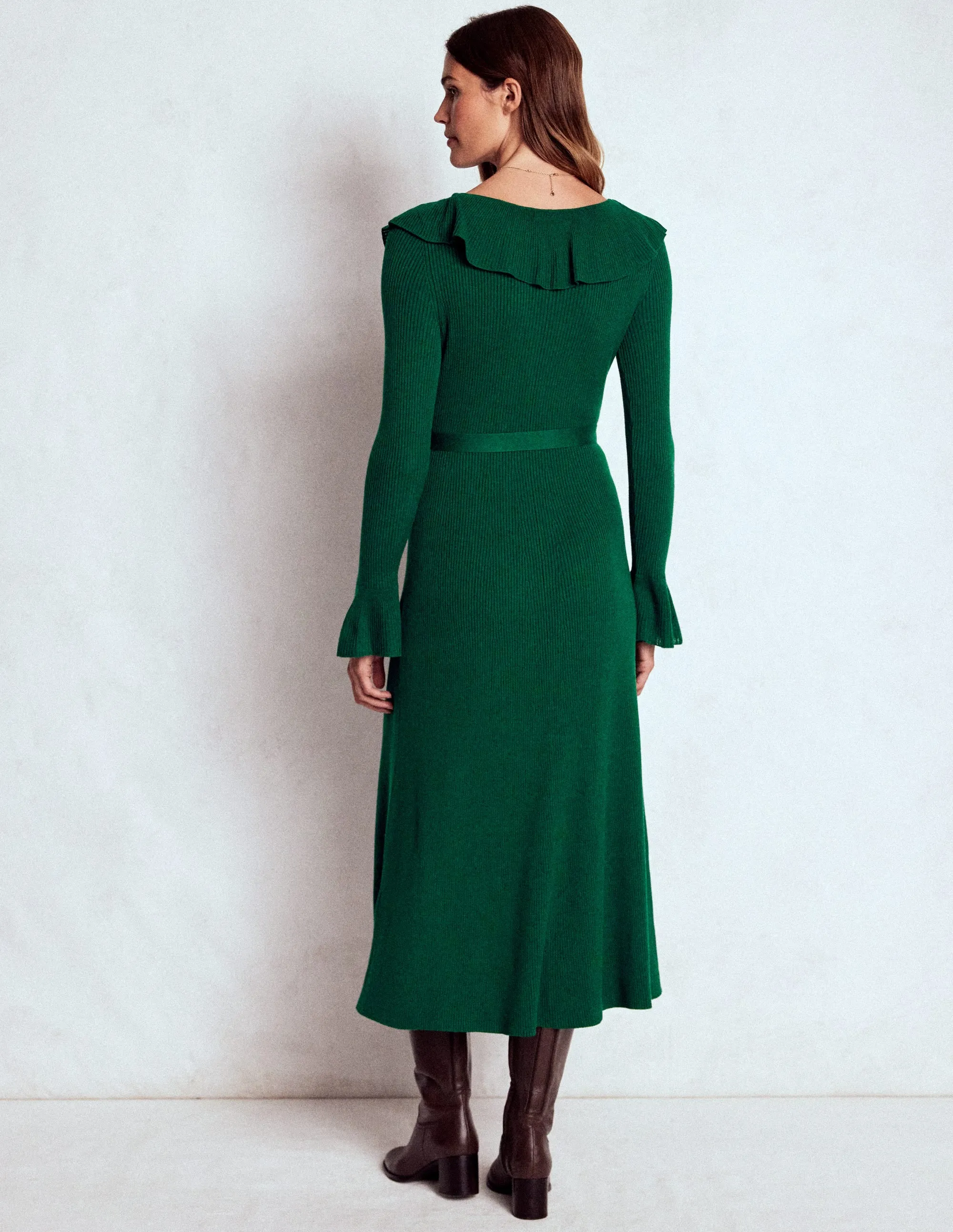 Curve-Enhancing Relax Tones Ruffled Ribbed Dress-Emerald Night