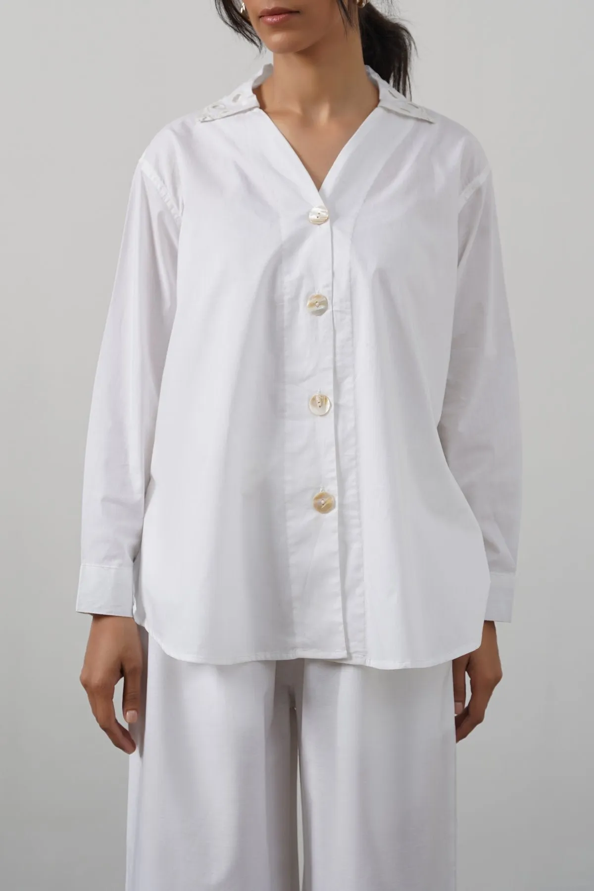 Snag Resistant Fabric CREME CUTWORK COLLAR SHIRT