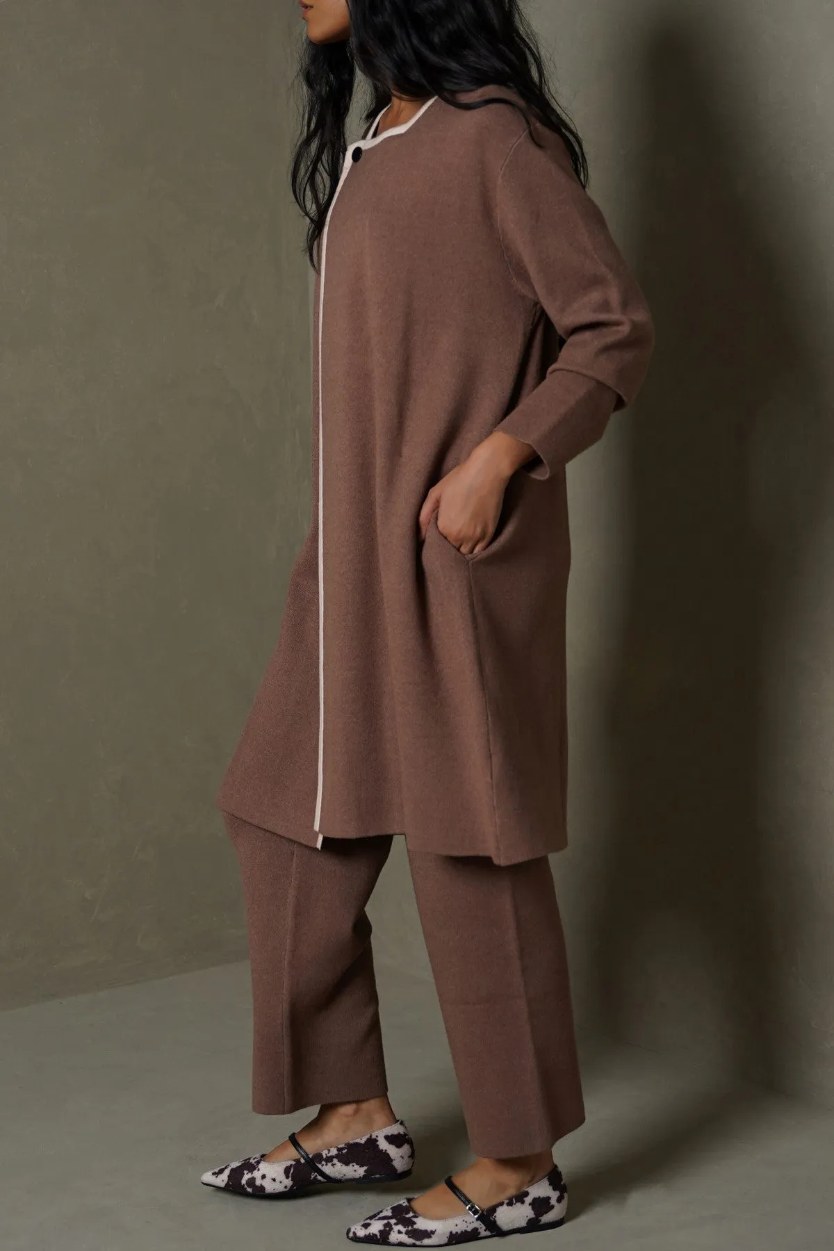 DUNE CAPE SWEATER Layered Warmth