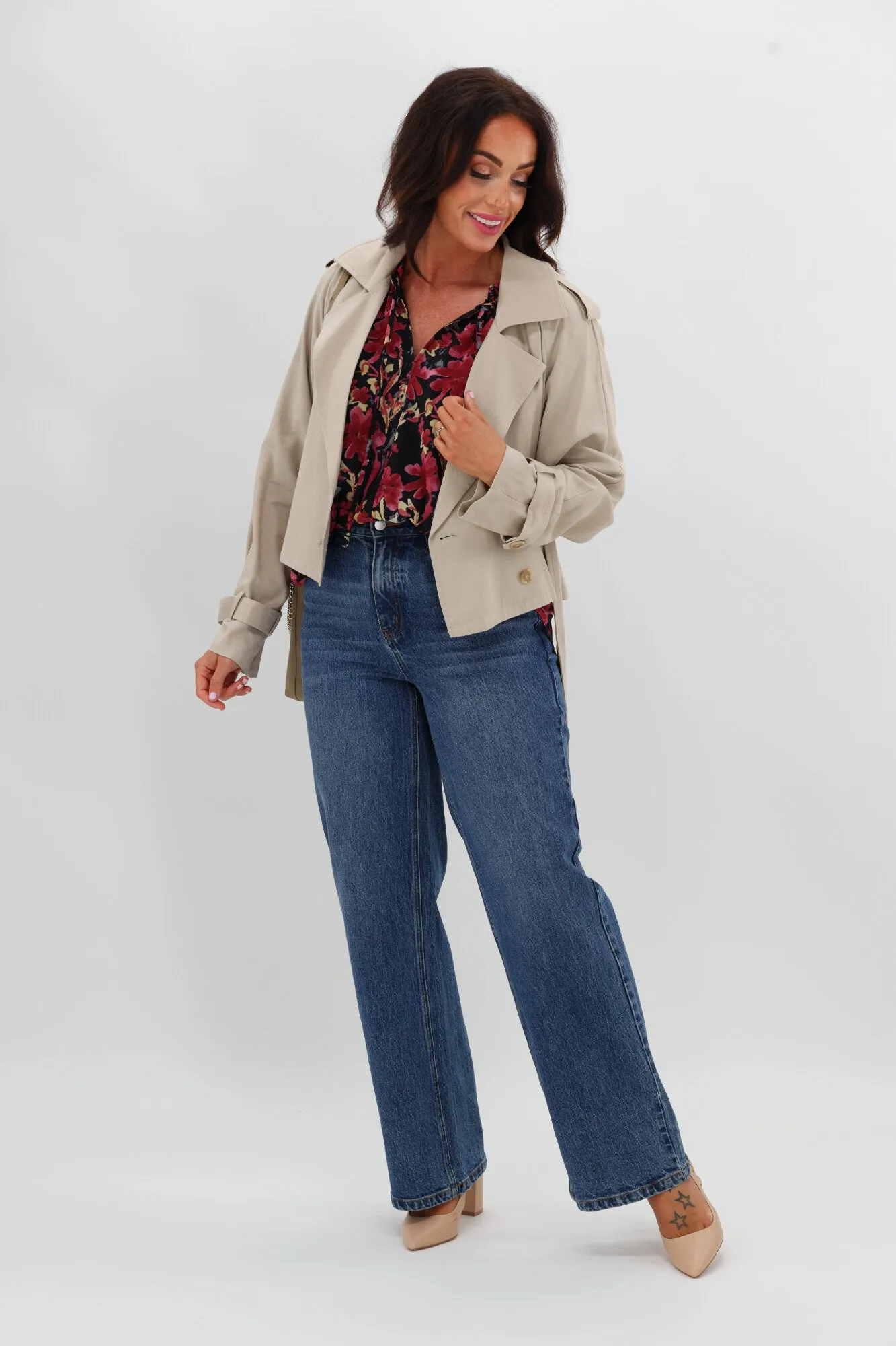 FoamReinforcedCollar MultiPanelConstruction Gloss The Label Tihana Frill Neck Blouse Black and Cranberry Floral