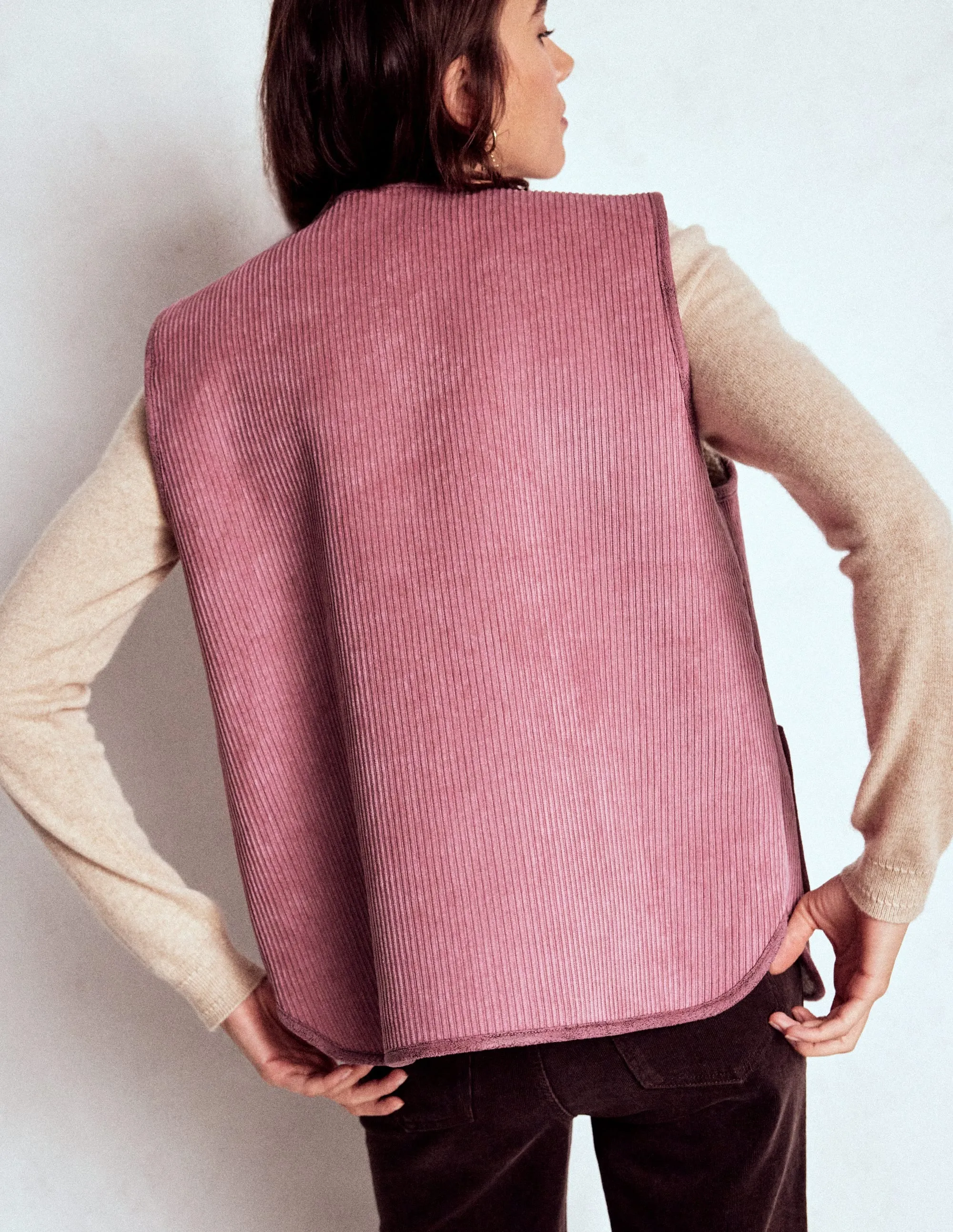 ErgonomicCut Windbreaker Inspired Fit Clerkenwell Reversible Gilet-Light Pink, Natural