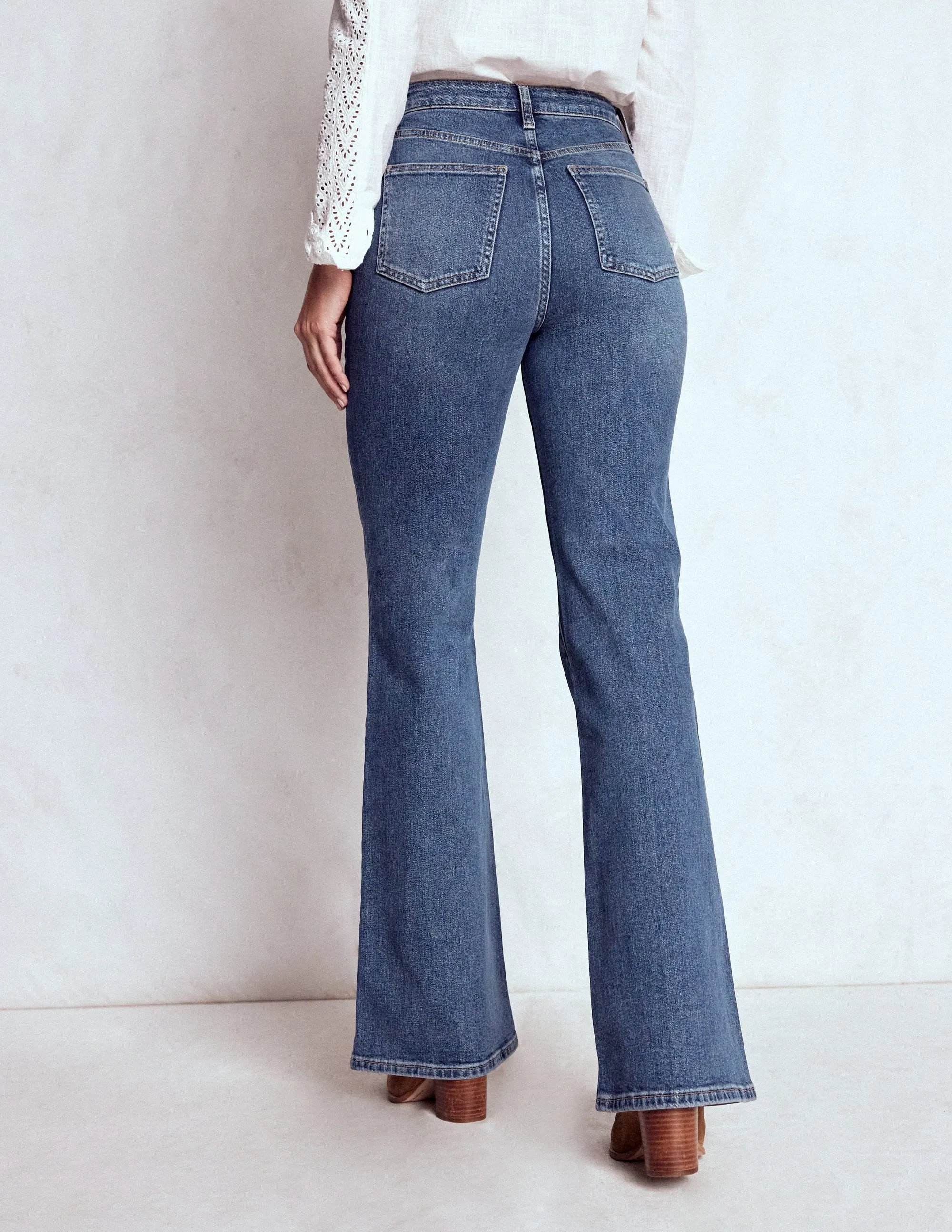 Casual Friday Versatile Vintage Lover Smooth Bold High Rise Fitted Flare Jeans-Mid Vintage