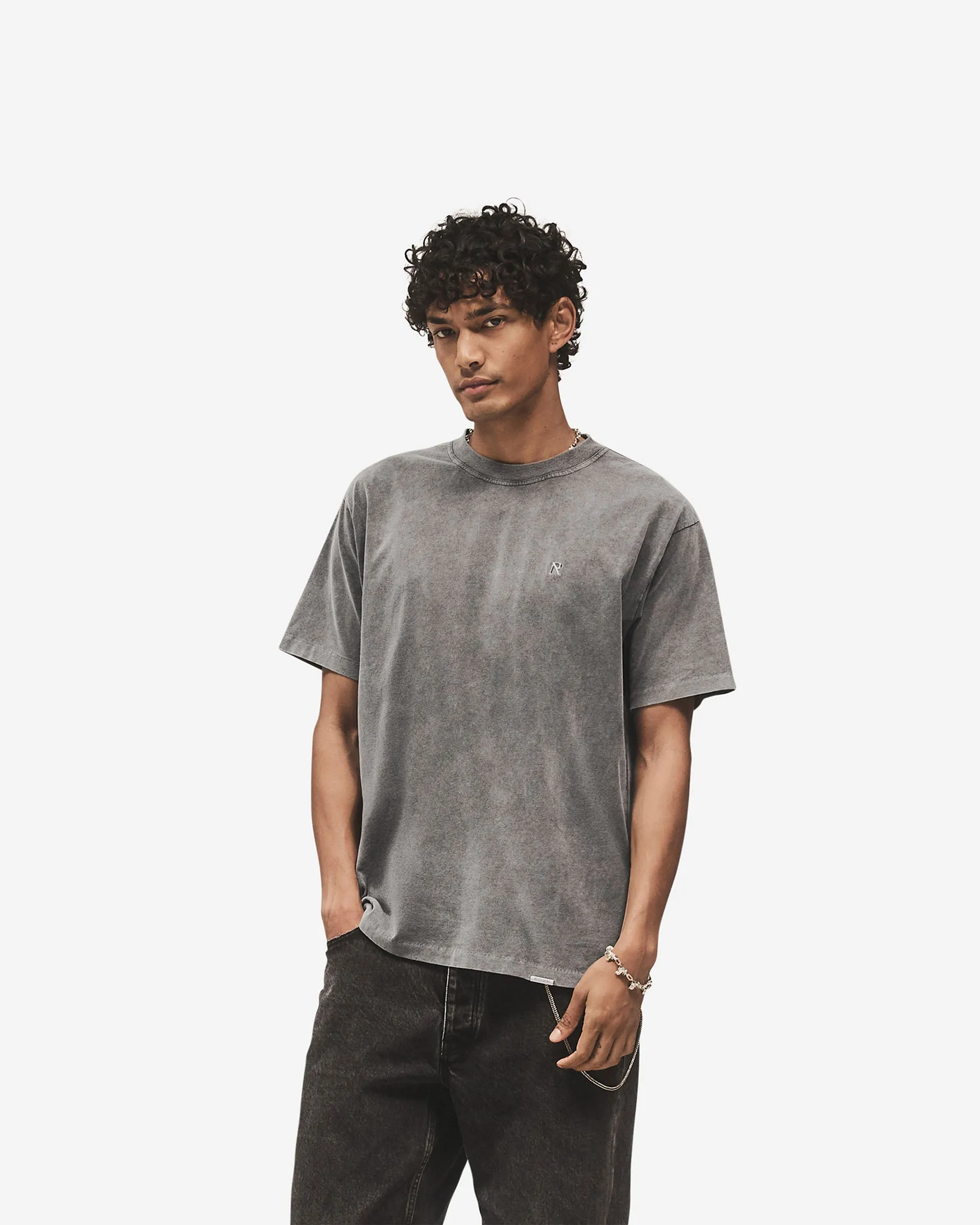 Trendy Vibes Wear Trendy Look Metal Initial R T-Shirt - Vintage Grey