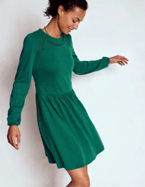 Feminine off-the-shoulder gown Profile Enhancer Mila Short Jersey Dress-Emerald Night