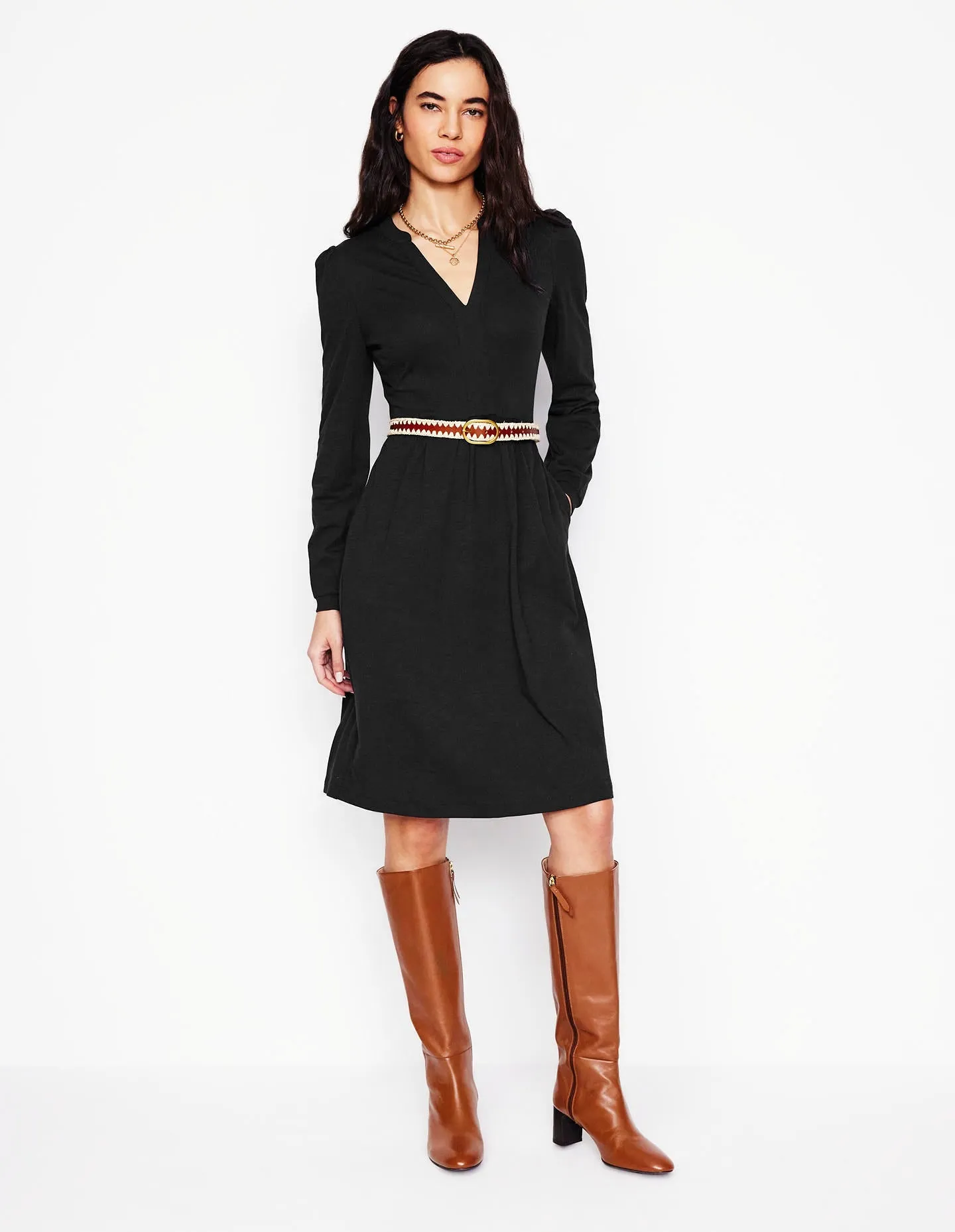 Naomi Relaxed Jersey Dress-Black Flattering Shape Design