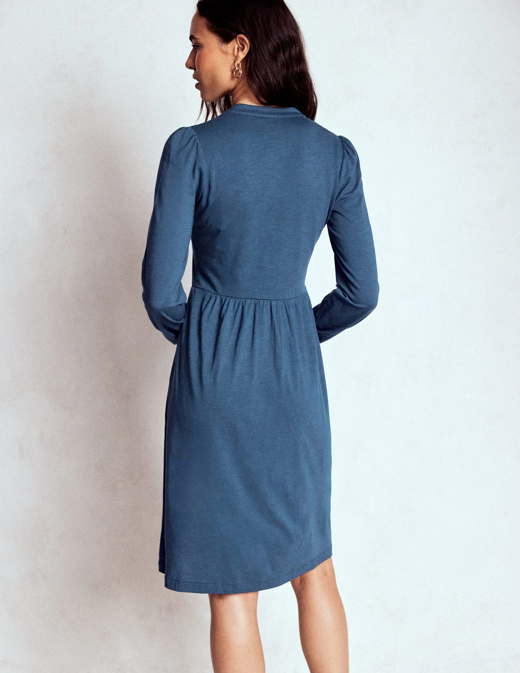 Shirred-Detail Naomi Relaxed Jersey Dress-Midnight Ocean