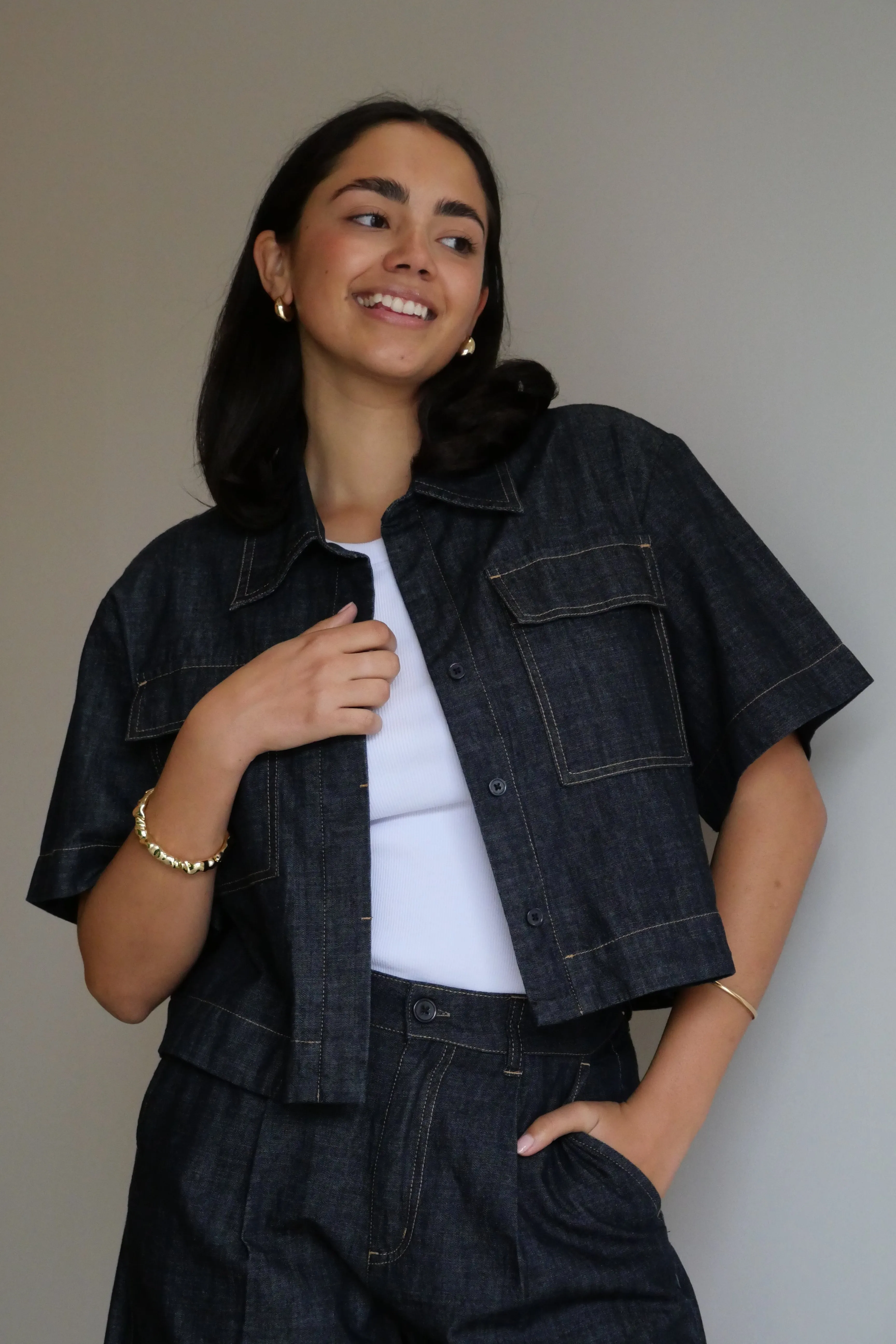 Non Restrictive Armhole Cut Convertible Sleeve Adaptation Shine On Label Kayce Rinse Wash Resort Boxy Shacket Dark Indigo