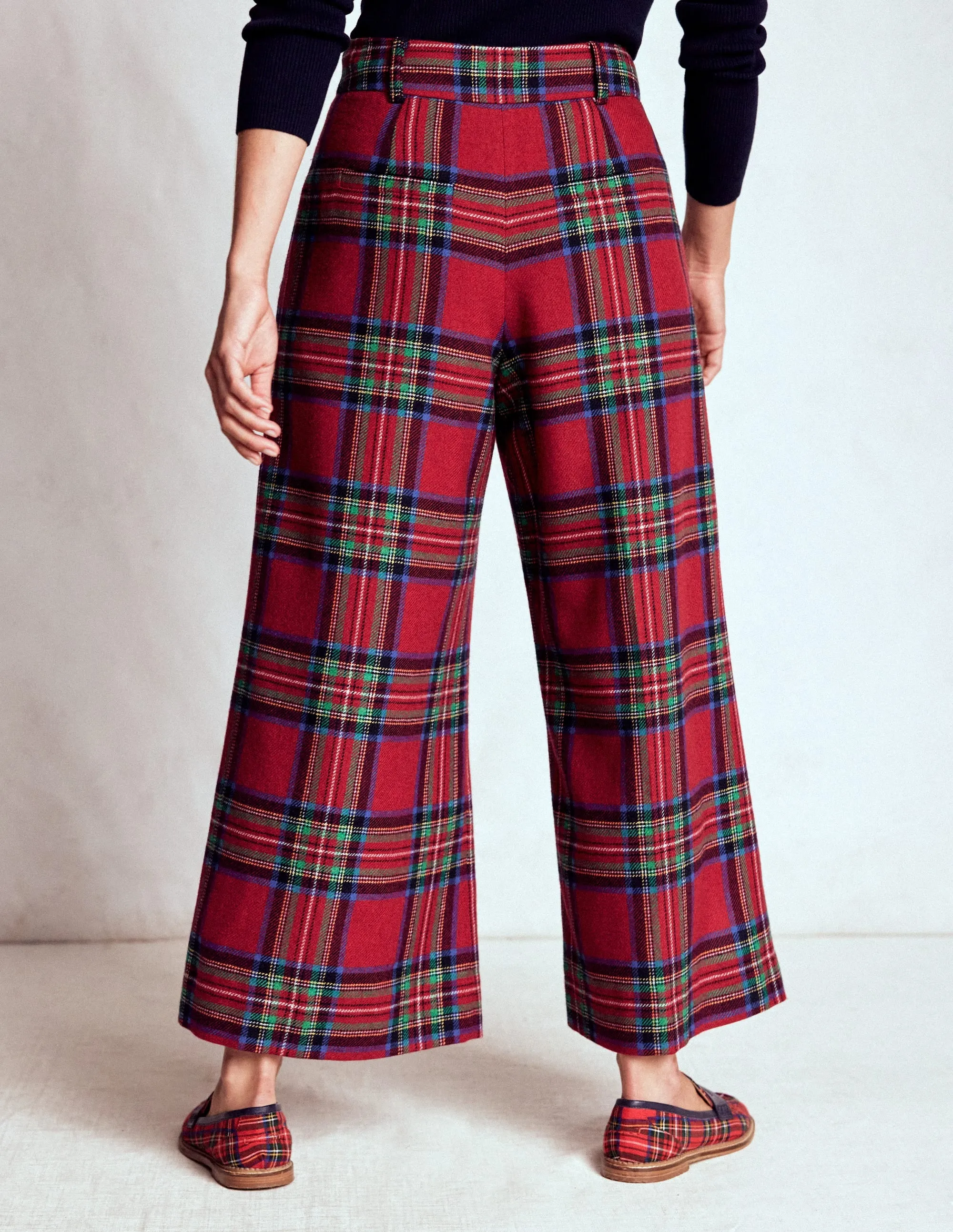 Pleated Wool Culottes-Red, Blue and Green Check StainResistantFinish Quick-Dry Material
