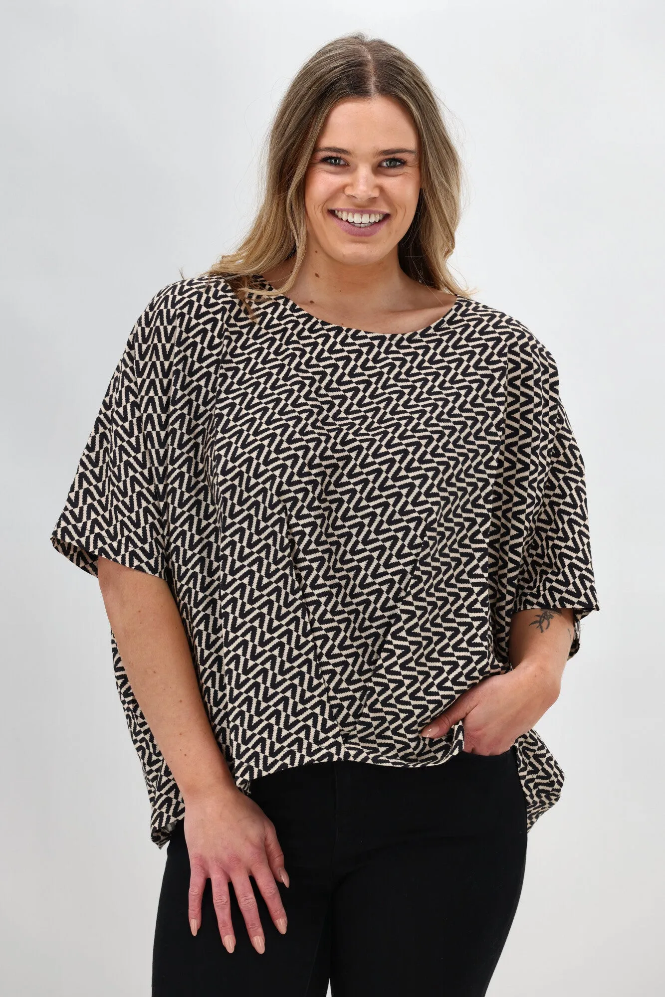 Multipanel Construction Wicking Inner Lining Shine On Label Tui Tuck Front Oversize Top Black Natural Geo