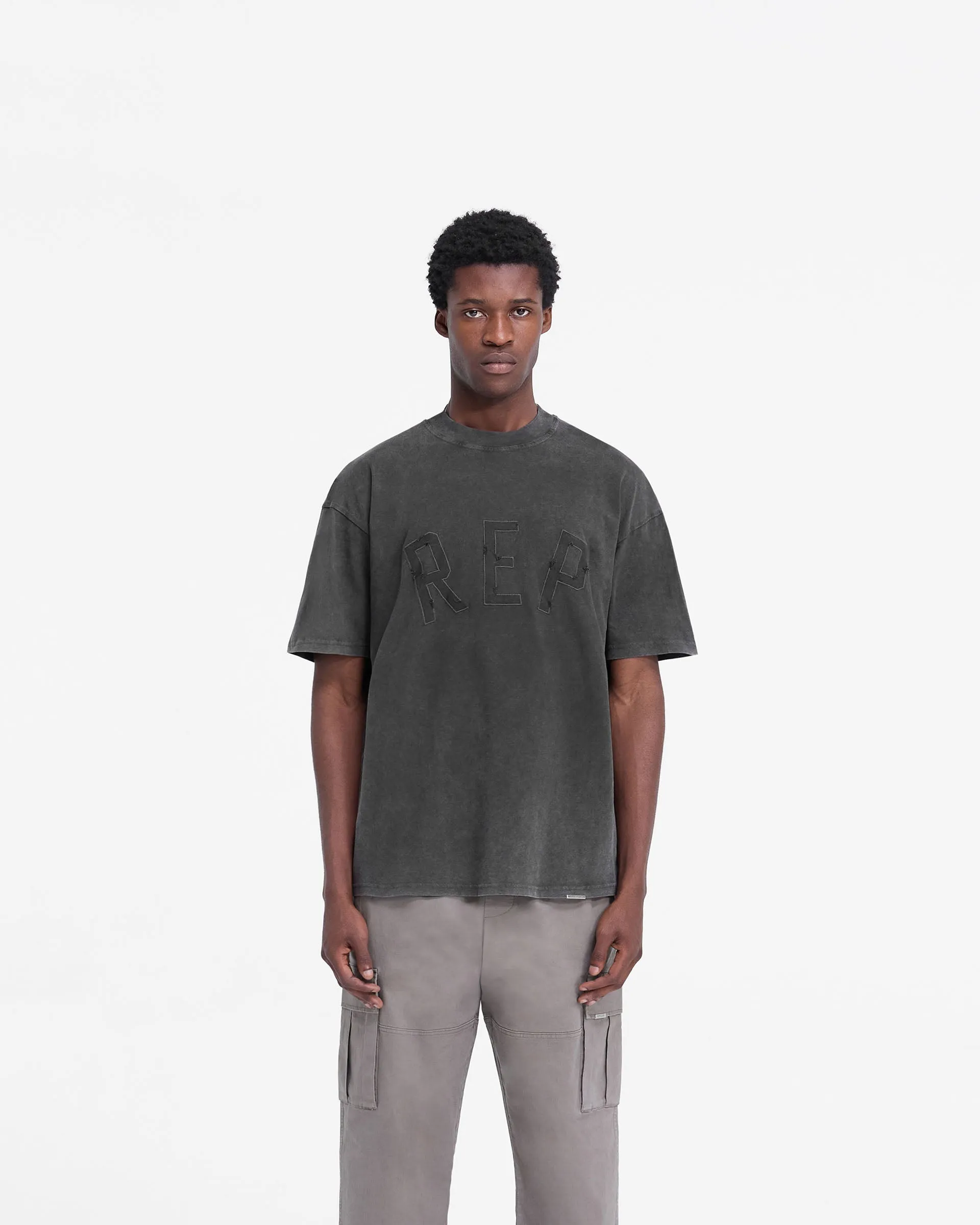 Rep Applique T-Shirt - Vintage Black Vintage Look Effortless Fashion