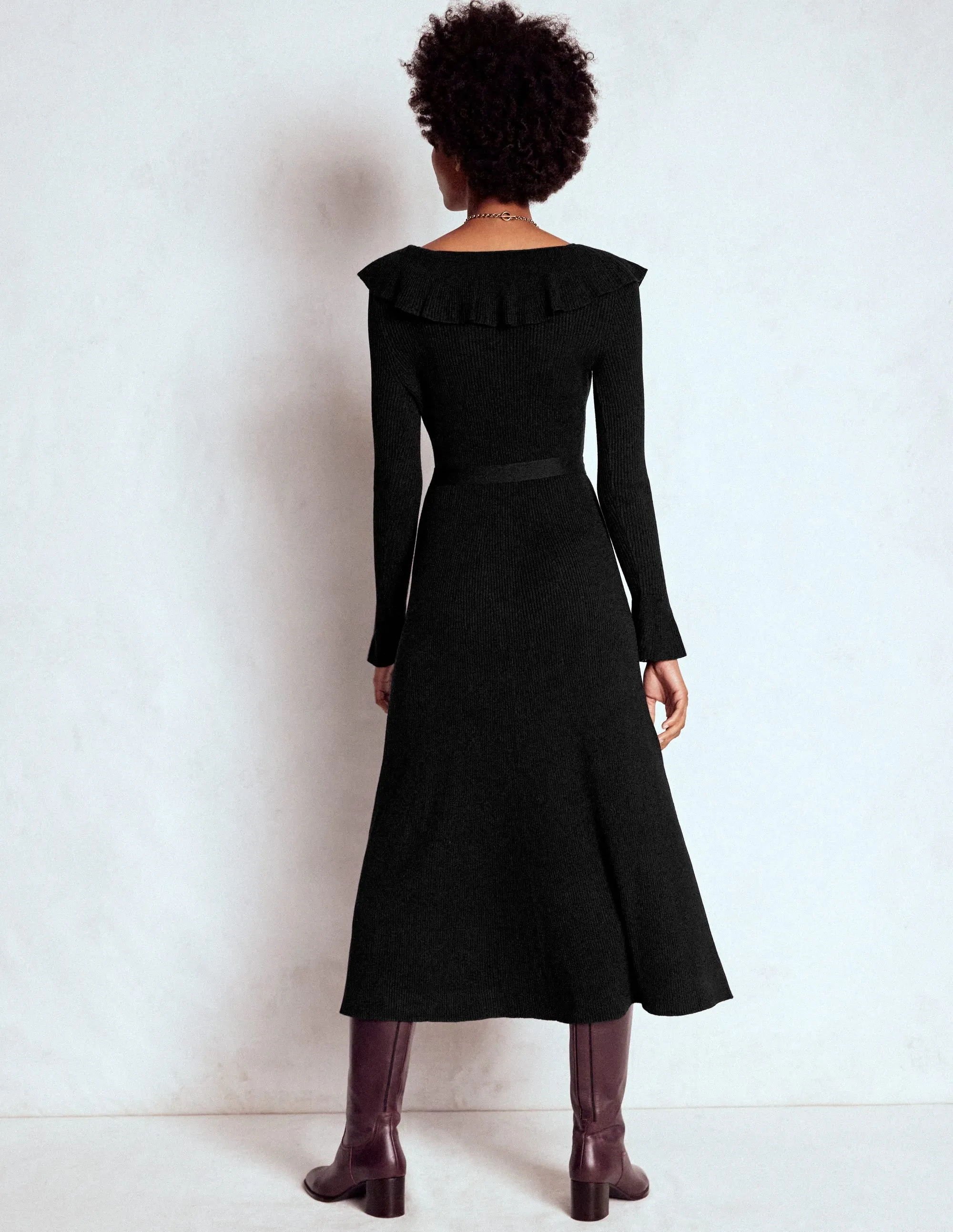 Ruffled Ribbed Dress-Black All Season