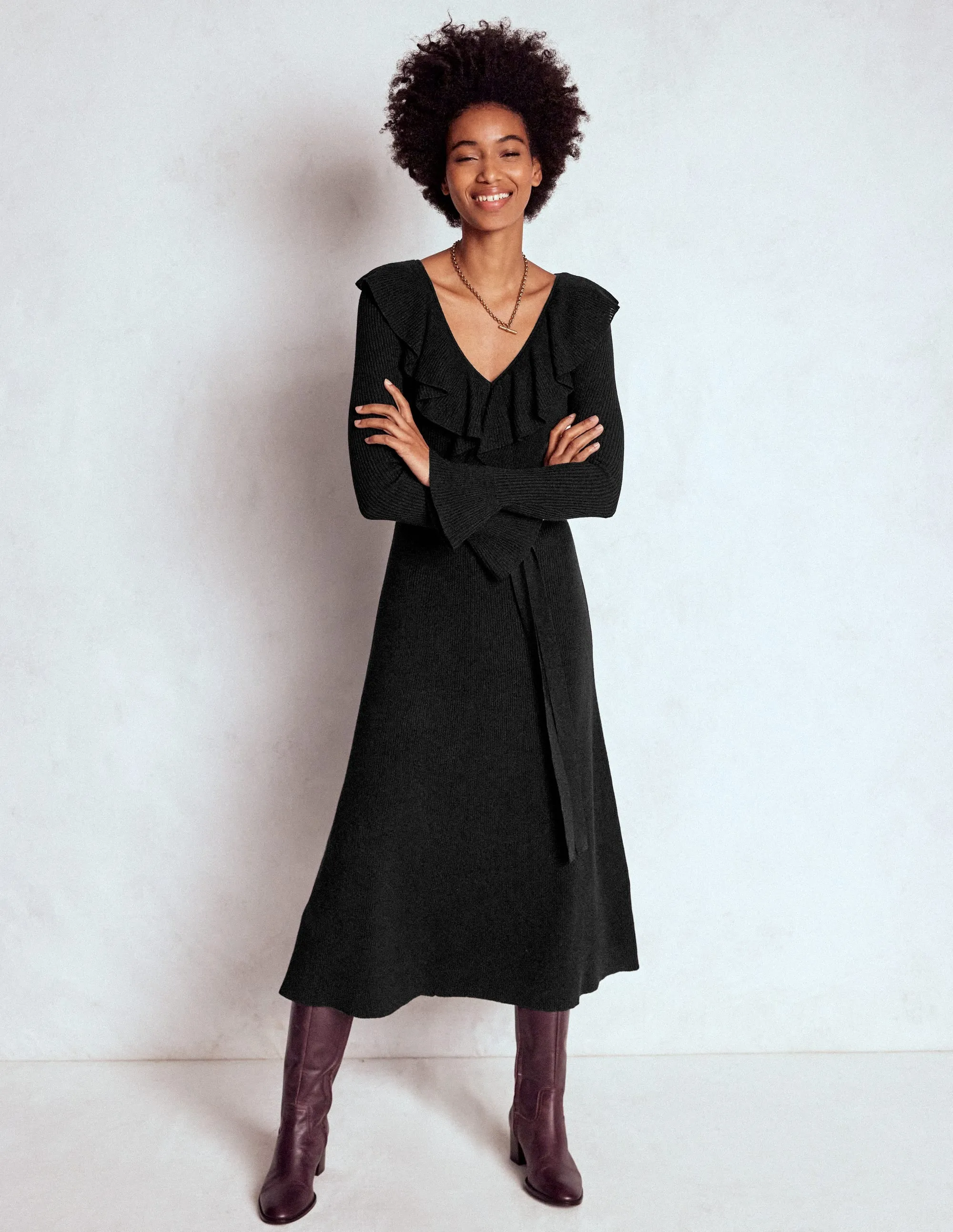 Grab Now Sleek Motion Ruffled Ribbed Dress-Black