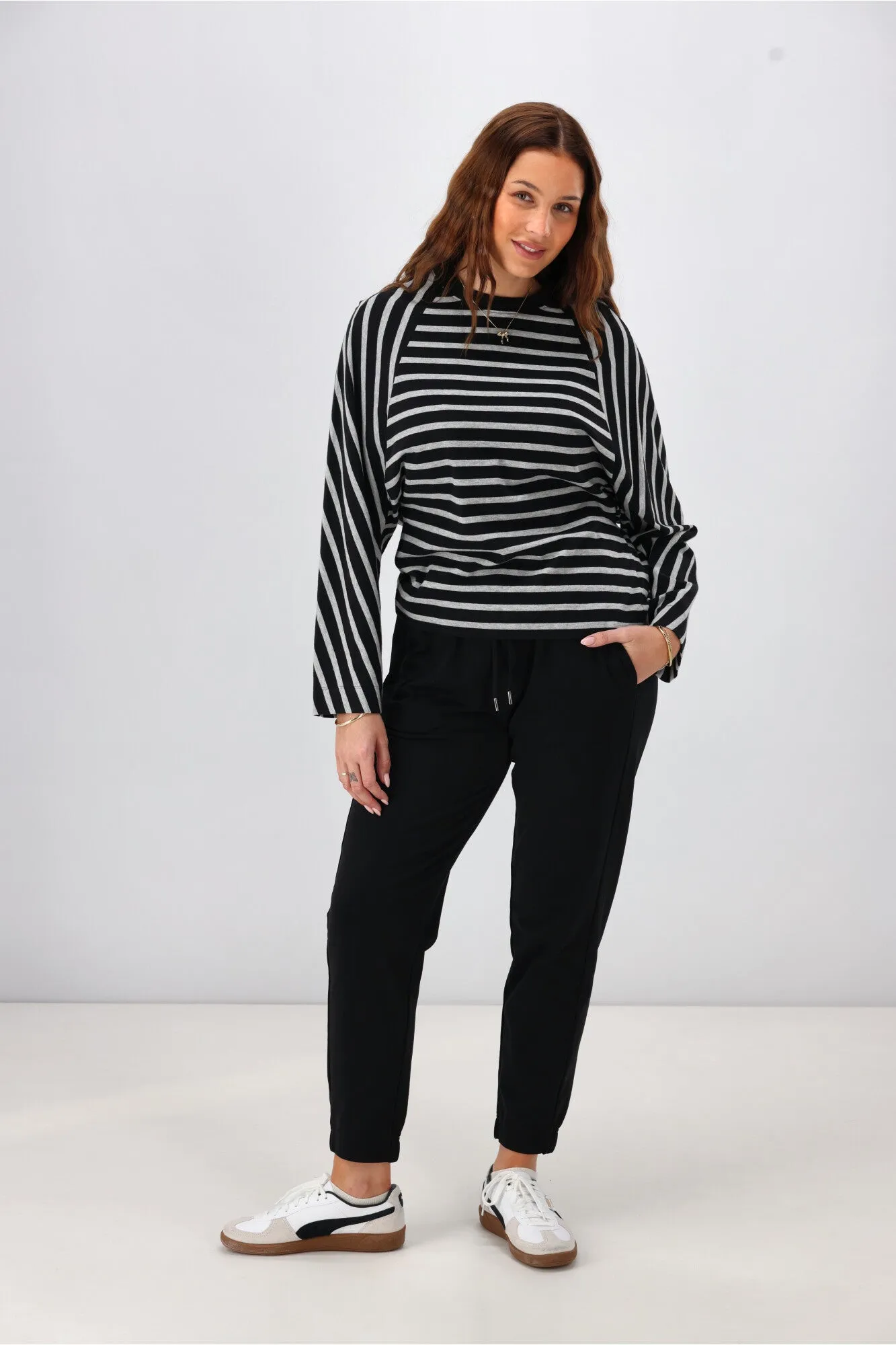 sporty wear Shine On Label Tyra Stripe Raglan Top Black Grey