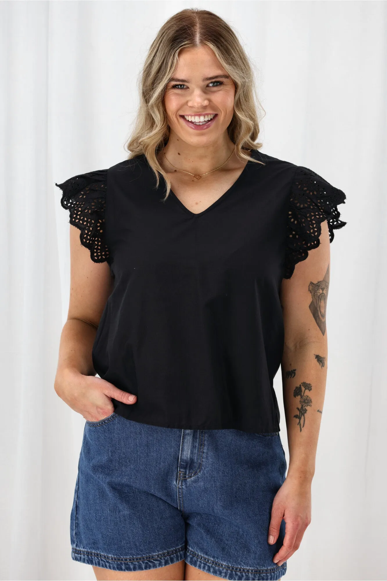 ButtonDownCollar ONLY Lou Life Frill Top Black
