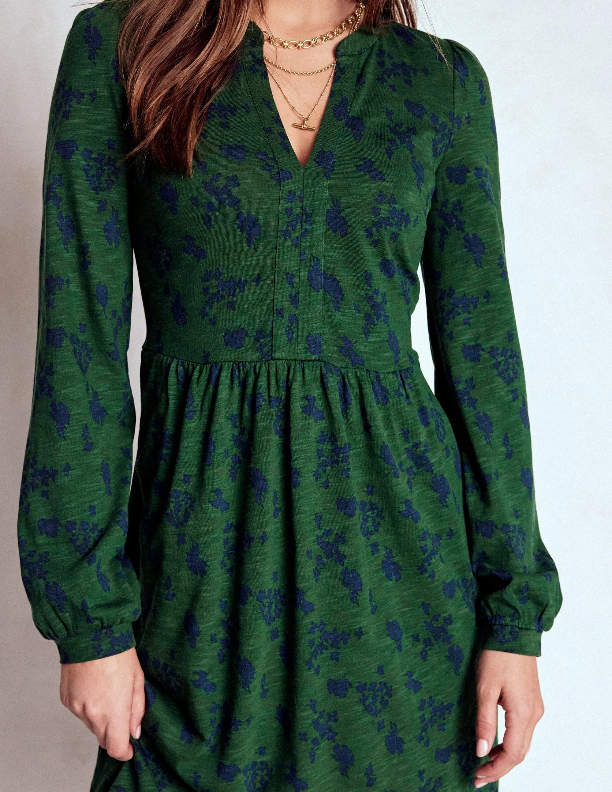 Naomi Relaxed Jersey Dress-Dark Green, Dainty Meadow Built-In-Slip Peace View