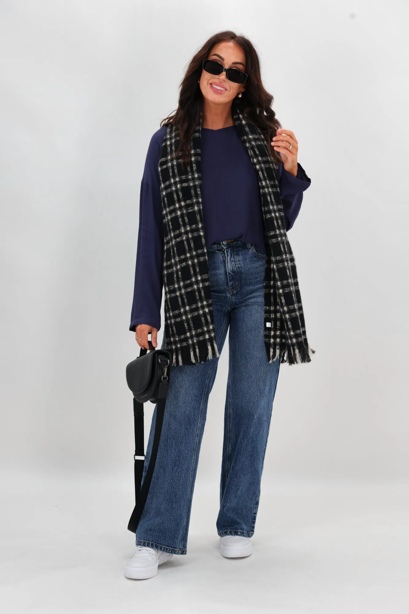 CollapsibleFrame Shine On Label Camden V Neck Top Midnight