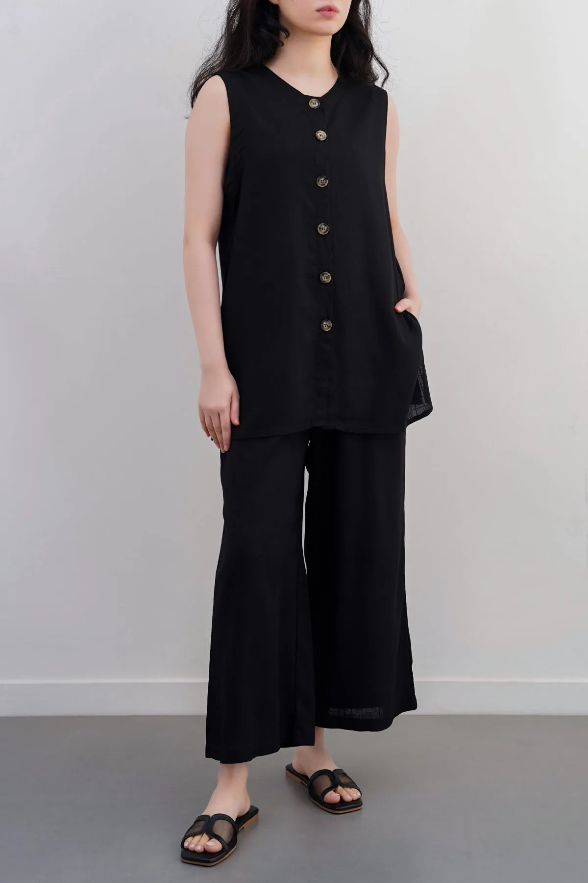 LINEN SAINT TROPEZ BLOUSE Chic Comfort Neutral Tones