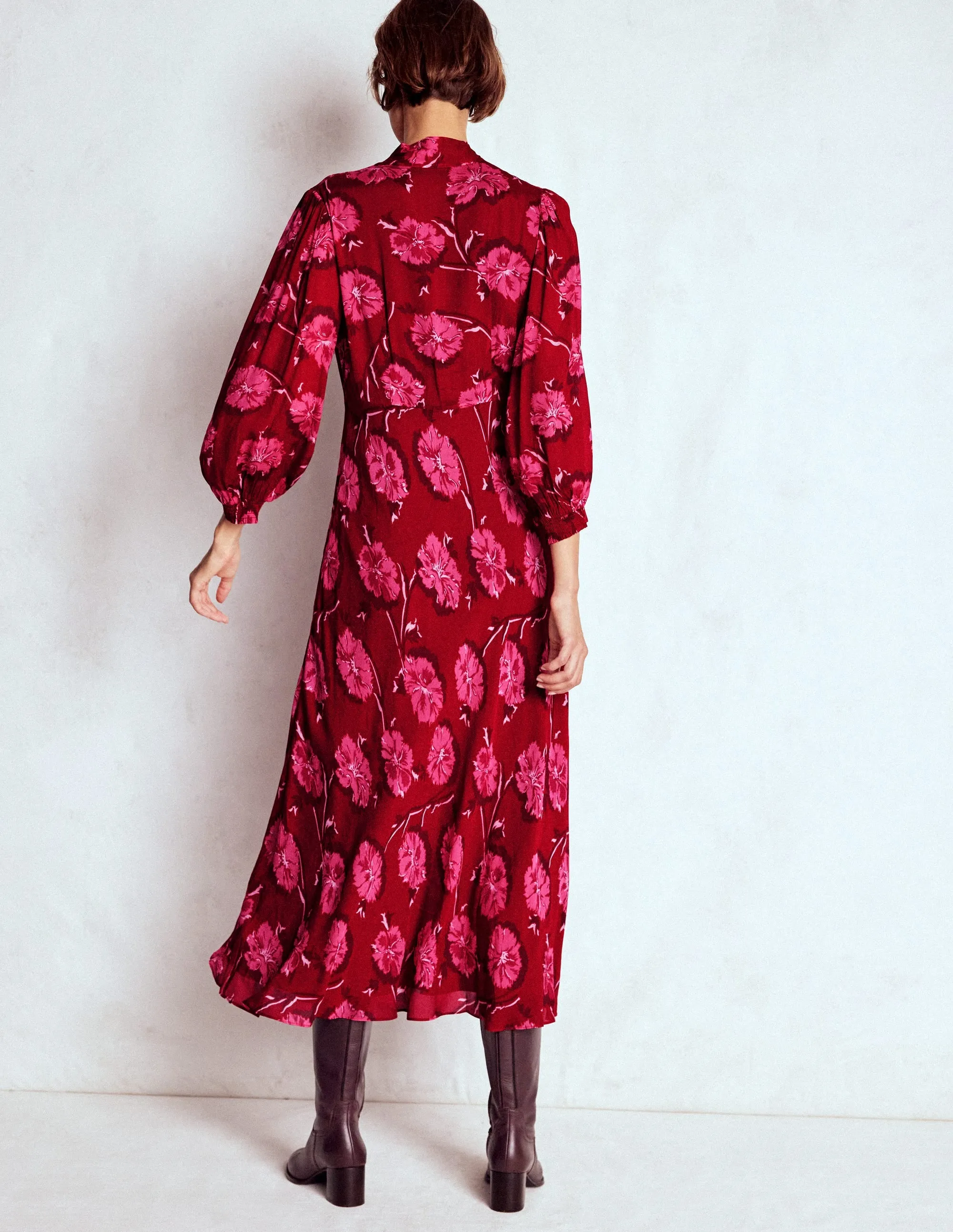 Relaxed and Elegant OdorControlTreatment Brooke Tie Neck Tea Dress-Cranberry Red, Delicate Vine